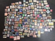 Grande collection de timbres en vrac/non montés Worldwide Inc. Royaume-Uni des années 1970 à 1990