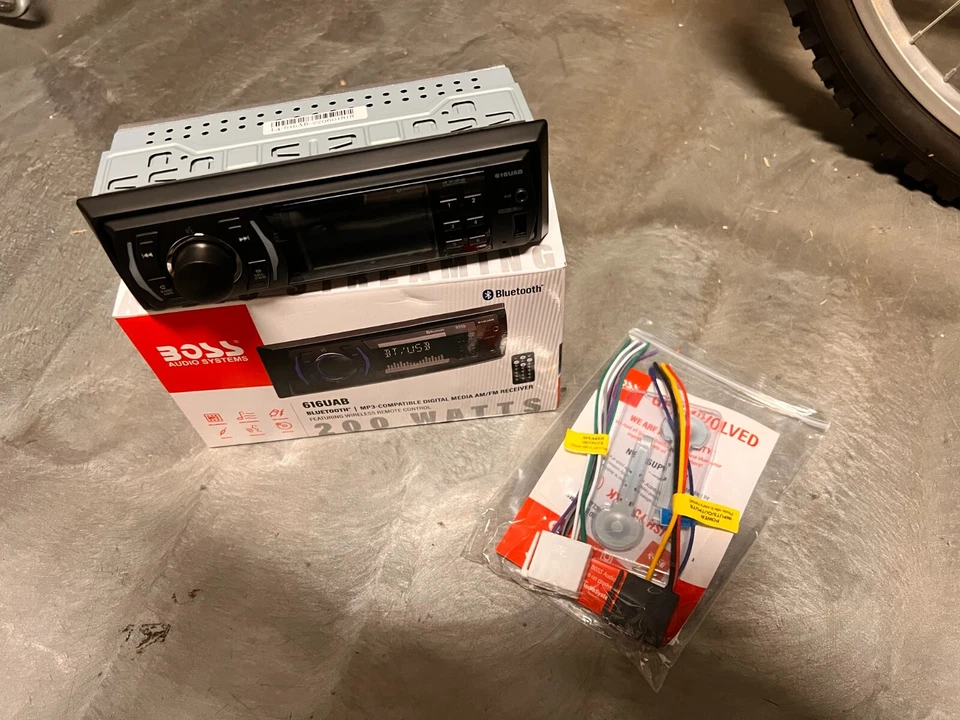 BOSS Audio 616UAB Marine Radio Head Unit for Marine Boat or Car MP3 Bluetooth - Image 4 of 4