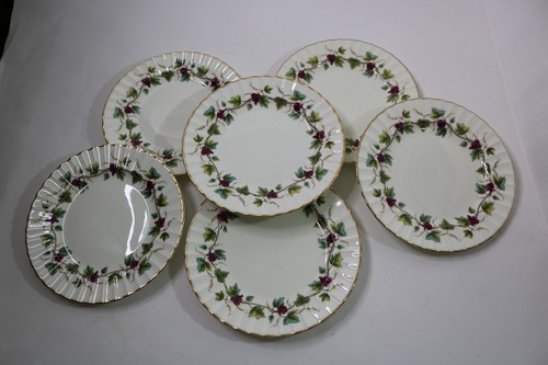 6 Royal Worcester Bacchanal Salad Luncheon Plates Nice!! 8 1/4" Across - Picture 7 of 8
