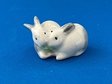 Rare Wade Whimsey Small Double Bunnies Eating Lettuce
