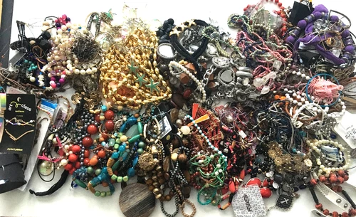 14 Lbs+ HUGE Vtg Costume to Fashion Jewelry lot Necklace Bead Chain UNSORTED
