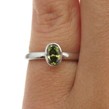 925 Sterling Silver Oval-Cut Green C Z Ring Size 4.75