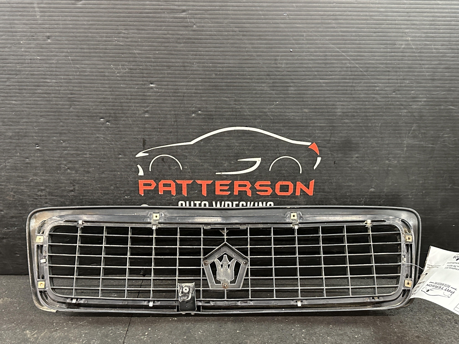 89-91 CHRYSLER TC MASERATI FRONT CENTER GRILL GRILLE