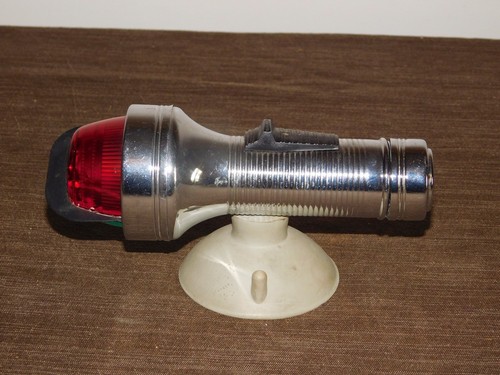 VINTAGE 7 " LONG  MADE IN USA  SILVER RED & GREEN LENS  SUCTION CUP FLASHLIGHT