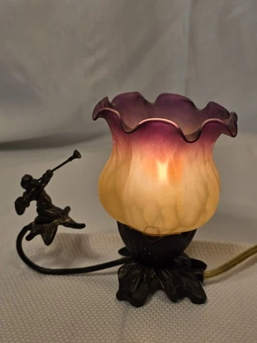 Tiffany Style Glass Tulip Cherub with Horn Table Lamp Vintage