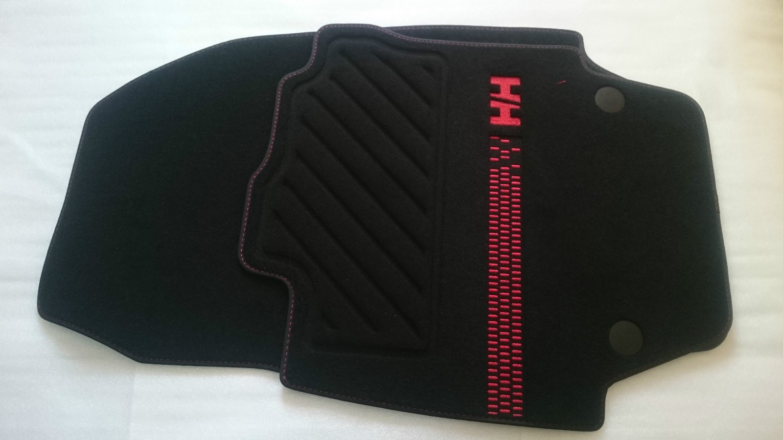 Tapis de sol avant Renault Captur Helly Hansen d'origine en moquette noire
