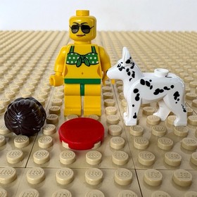 LEGO City, Recreation: Beachgoer UNPRINTED LEGS, cty0763, 60153, BEACH, 2017 DOG