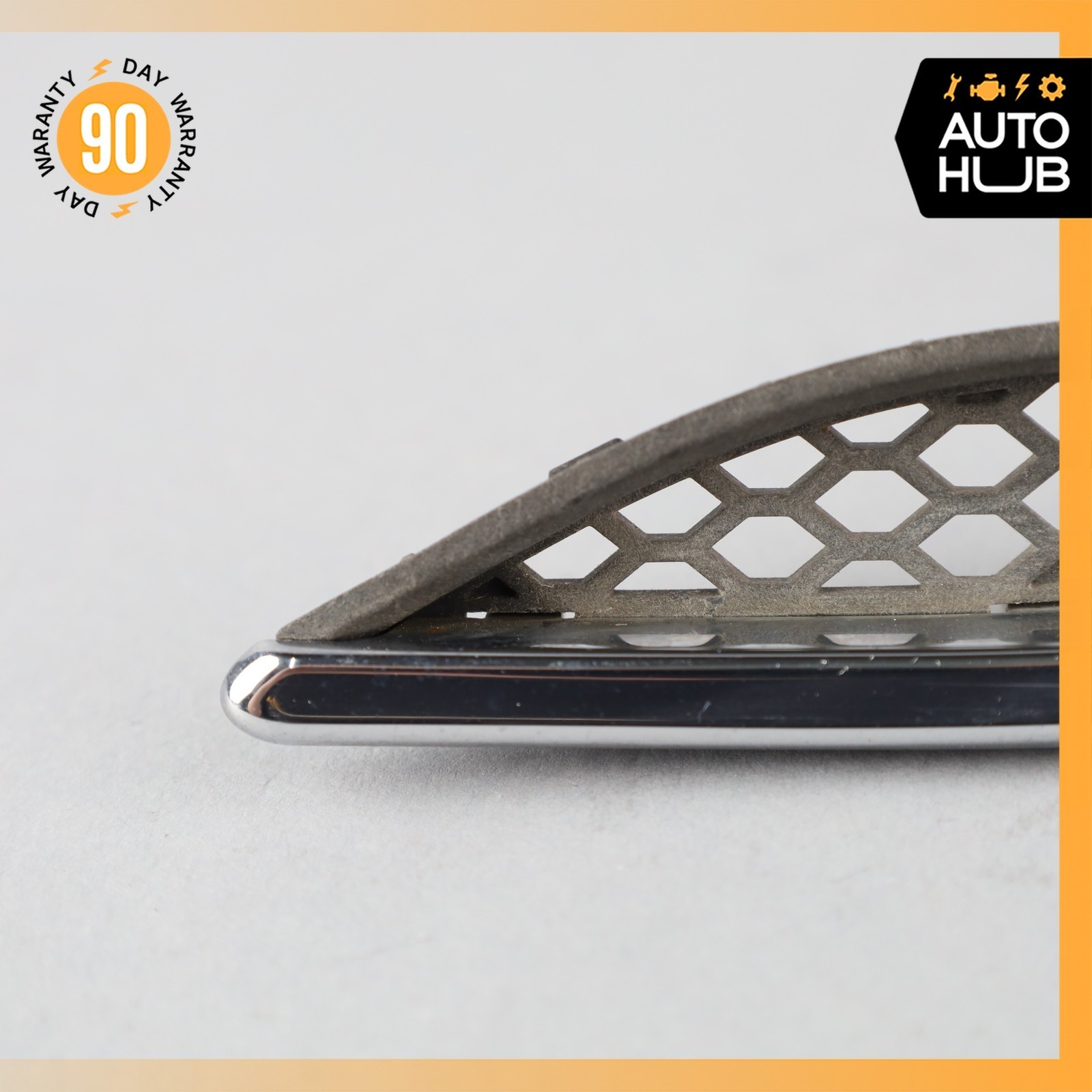 14-16 Maserati Ghibli M157 Right Fender Panel Grille Vent Set 670025654 OEM