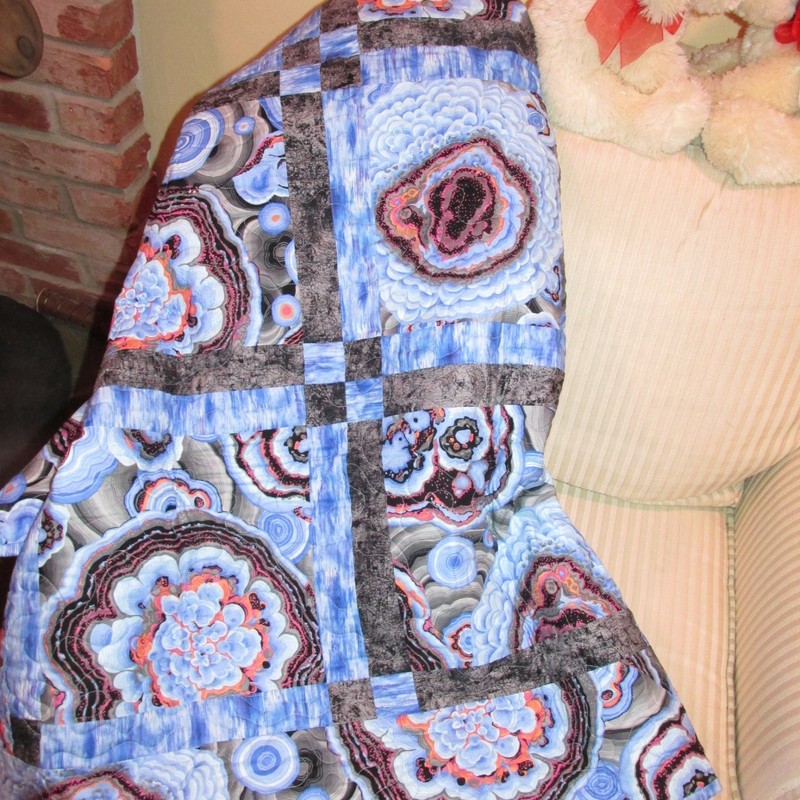 New Hand Made Black, blue & gray agate Quilt 47" x 58" Machine Quilted