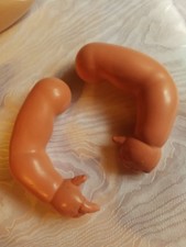 Schildkröt Strampelchen : 1 Paar Arme Gr. 40 Zelluloid,  Puppenbeine gratis