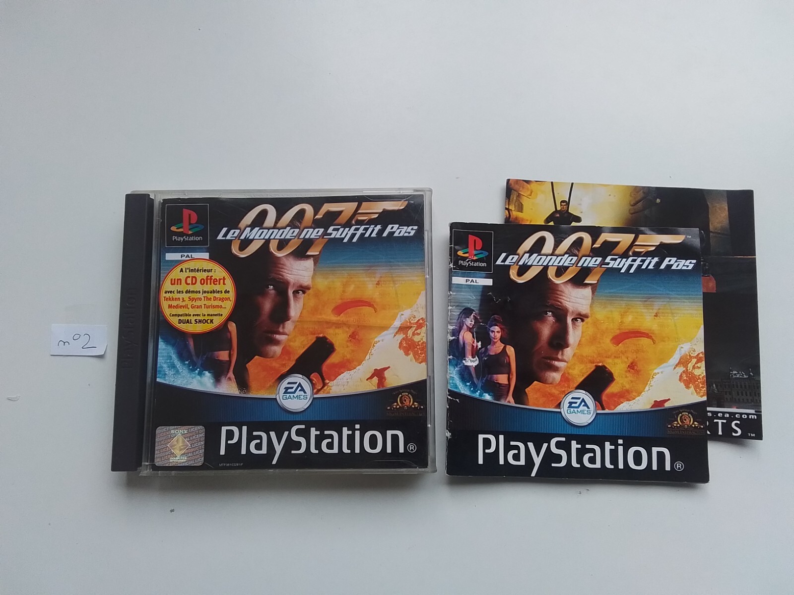 007 Le Monde ne Suffit pas Complet sur Playstation PS1 et PS2 !!!!