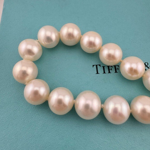 RARE Tiffany & Co. Ziegfeld 9-10mm Pearl Bracelet Sterling RARE Tiffany & Co. Ziegfeld 9-10mm Pearl Bracelet Sterling