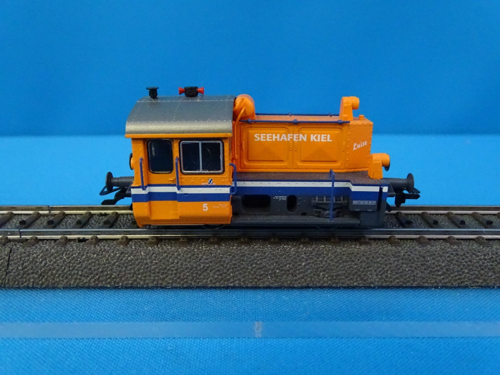 Marklin 36800.001 Diesel locomotive Köf II Seehafen Kiel - Luise orange DIGITAL Marklin 36800.001 Diesel locomotive Köf II Seehafen Kiel - Luise orange DIGITAL