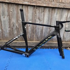 2025 Canyon Aeroad CFR size L w/ fork, drop bars, cockpit, & seat post