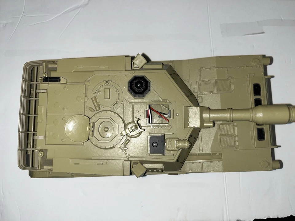 Unbranded RC USA Army Military Tank M1A2 SEP Abrams 1/16 Scale  -AS IS FOR PARTS - Image 3 of 4