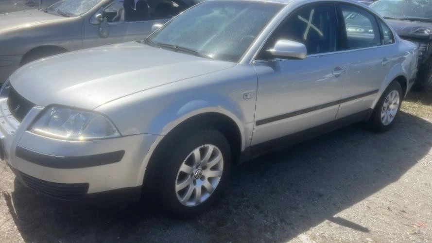 Feu arriere principal droit (feux) VOLKSWAGEN PASSAT 4 PHASE 2 3B5945096AE - Photo 4/4