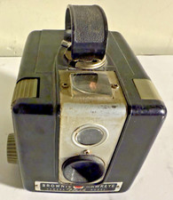 VINTAGE 1950s Kodak Brownie Hawkeye Flash Model Box Camera FOR PARTS/REPAIR