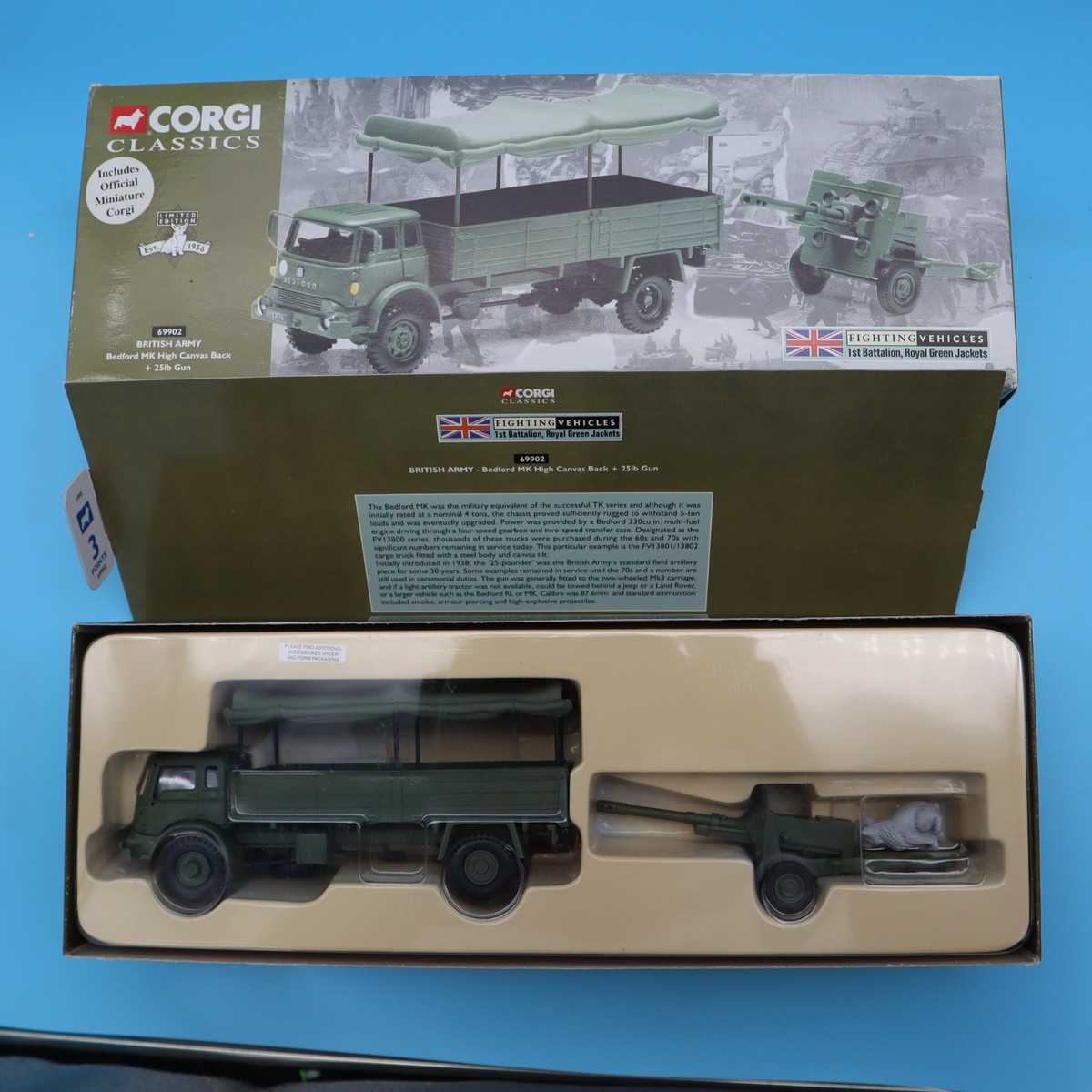 CORGI CLASSICS, BRITISH ARMY, BEDFORD MK HIGH CANVAS BACK + 25 LB GUNS