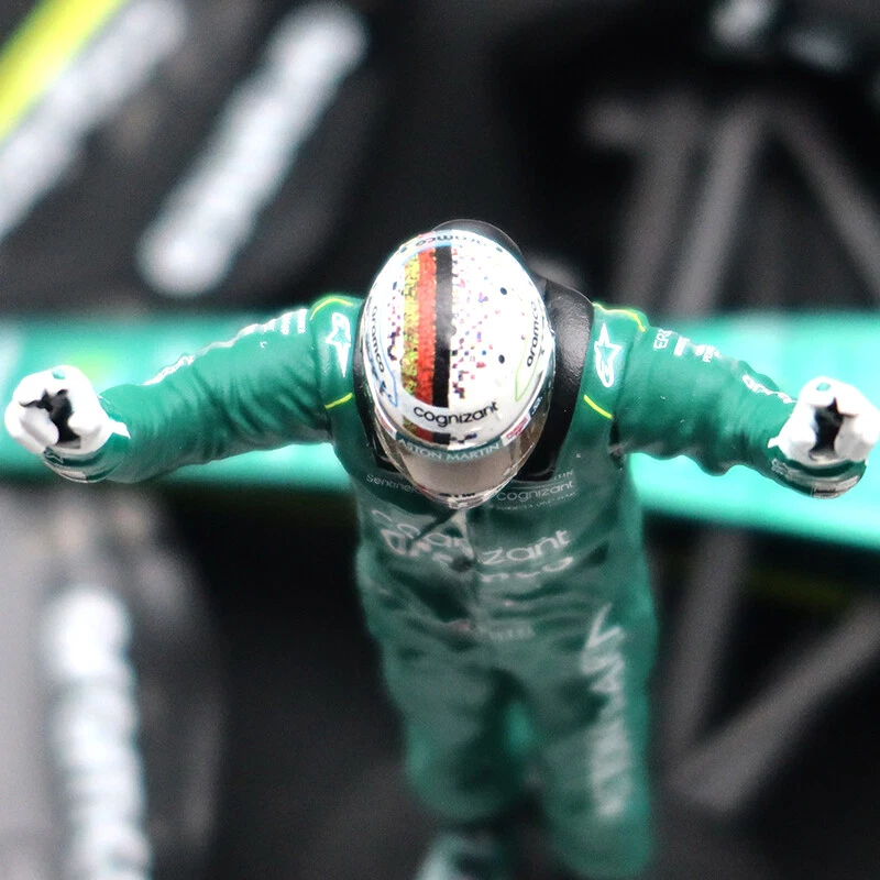 Spark 1:18 Aston Martin F1 Abu Dhabi GP 2022 Last Race Sebastian Vettel Figure - Bild 4 von 4