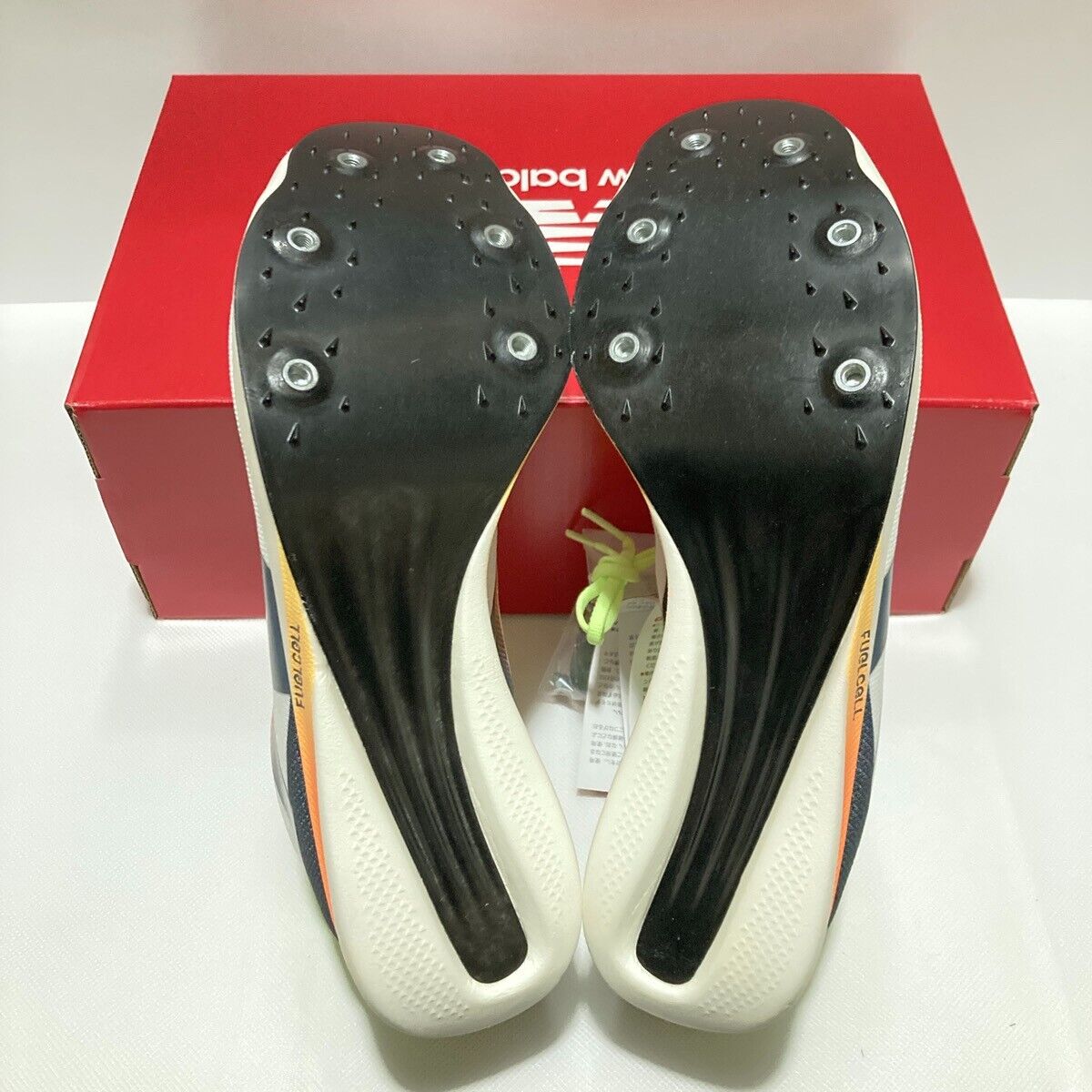 New Balance FuelCell MD-X v3 F UMDELRSF White/Lime Unisex New Balance FuelCell MD-X v3 F UMDELRSF White/Lime Unisex
