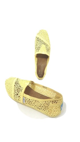 yellow lace toms
