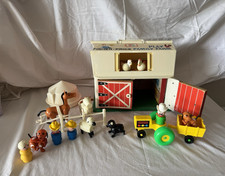 Vintage 1965 Fisher-Price Little People Farm Barn w/ Figures Tractor