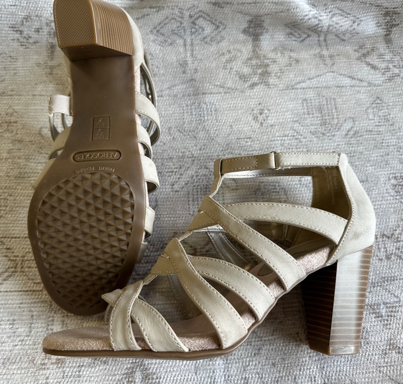 Aerosoles Womens Size 9 Light Tan / Ivory Block Heels. New. Comfort.