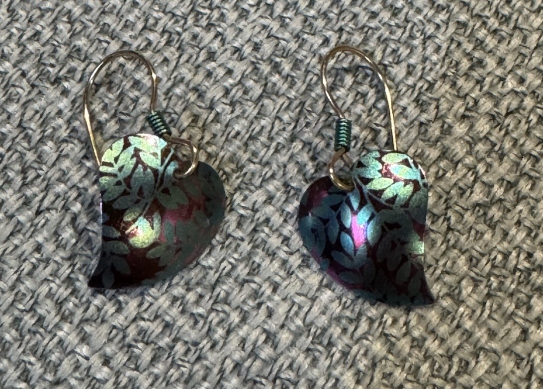 Artisan Handcrafted Multicolor Leaf Pattern Heart… - image 1