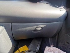 Boîte à gants Renault Twingo II CN0 P22957084