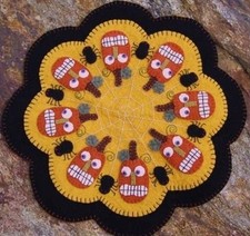 Penny Rug/Candle Mat PATTERN PuMpKiNs SpiDeRs