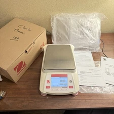 Ohaus AX2202 Adventurer Toploading Balance 2,200g x 0.01g Autocal Scale