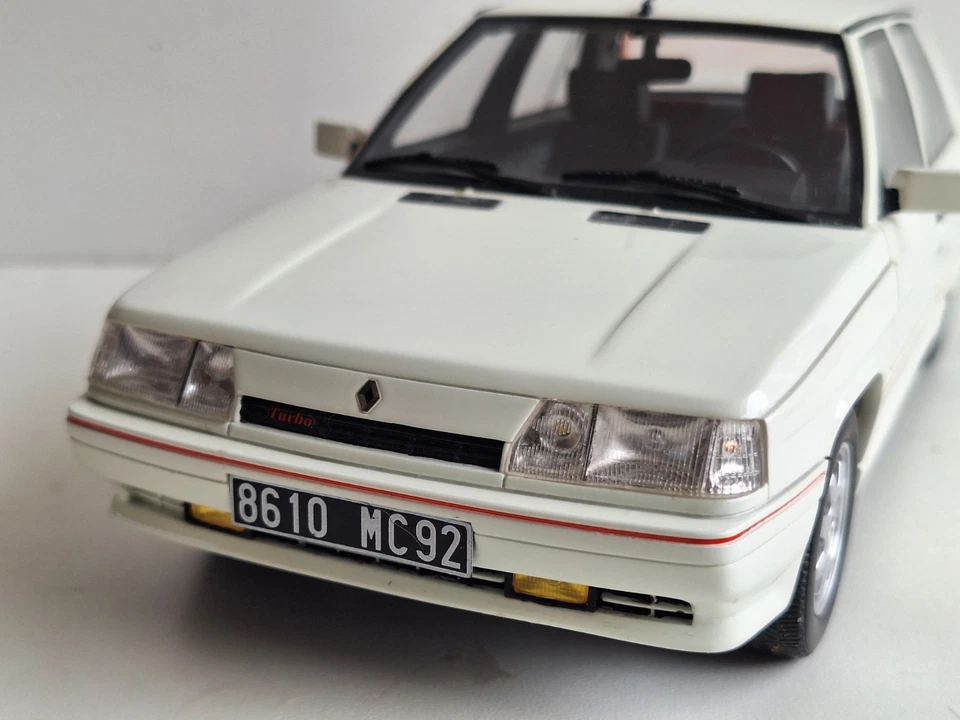 Renault 9 Turbo Blanc OT066 Otto Ottomobile 1/18 - Photo 2/4
