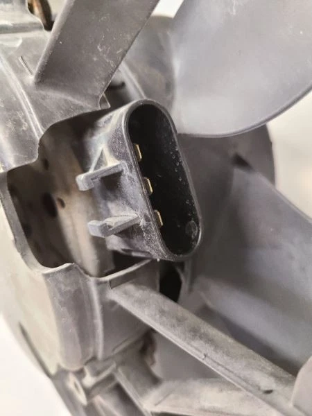 2005-2010 CHEVROLET COBALT радиатор вентилятор двигателя вентилятор в сборе 20824475  - Изображение 4 из 4