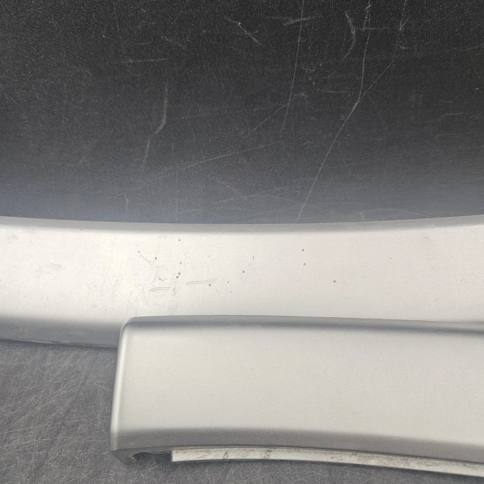 06-07 SUBARU B9 TRIBECA PAINEL DE ACABAMENTO PAINEL DIREITO Q2096 - Imagem 2 de 4