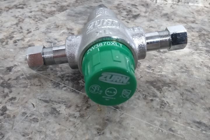 Zurn Wilkins 38-ZW3870XLT 3/8 In Inlet/Outlet Thermostatic Mixing Valve (BW)