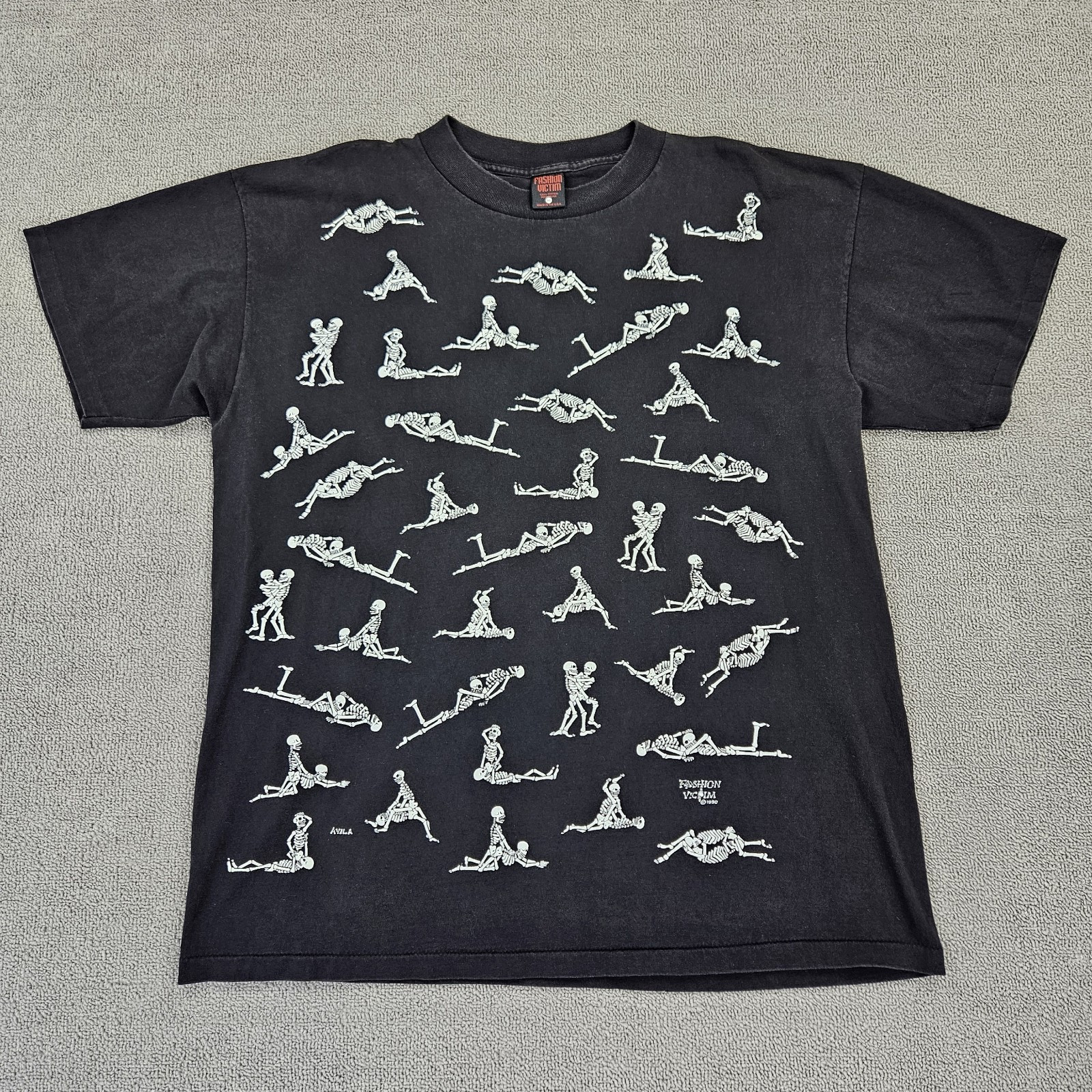 Fashion Victim Skeletons Men's XL Shirt Vintage 90s Glows In The