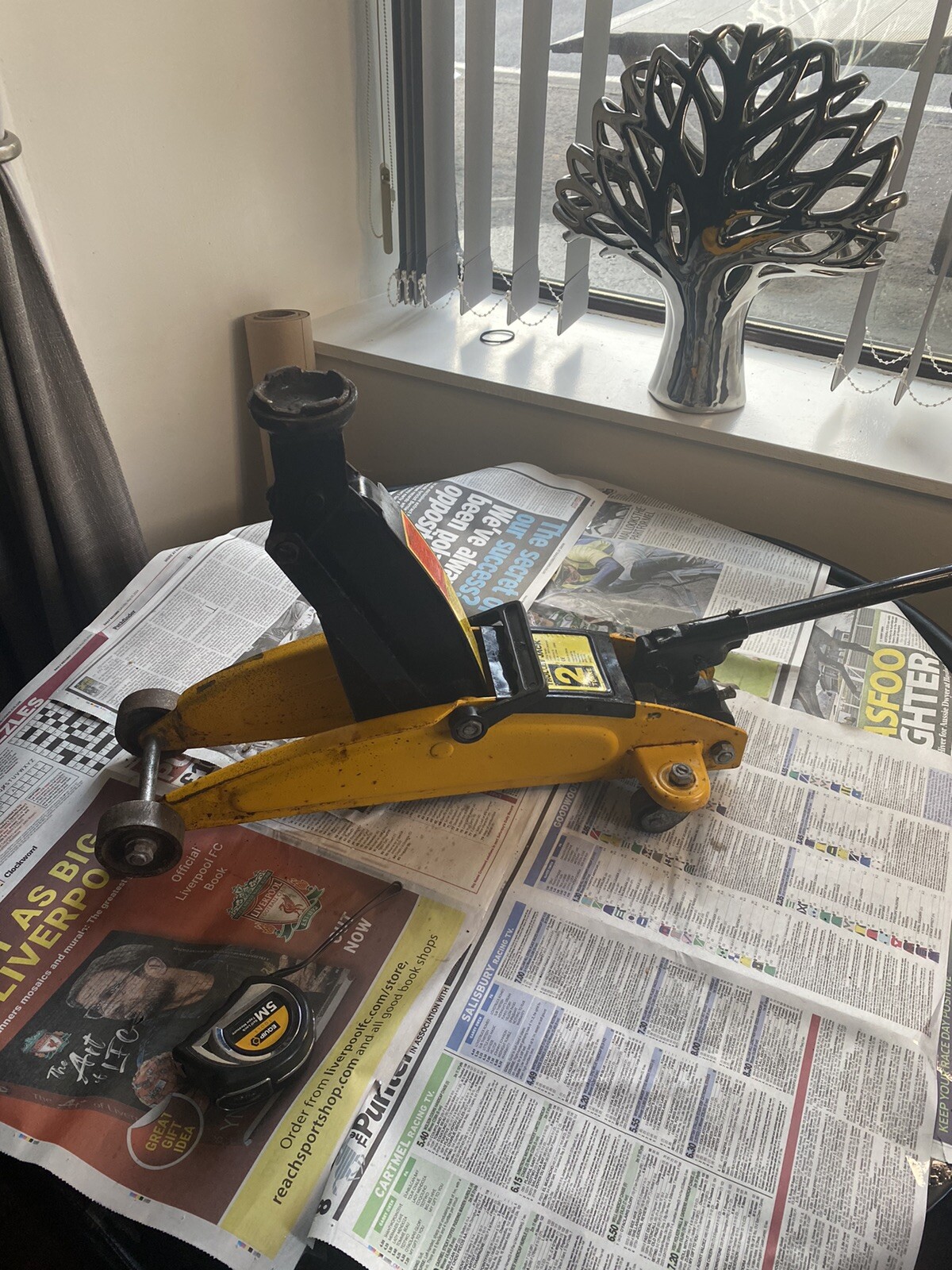 Halfords 2 Ton Hydraulic Trolley Floor Jack eBay