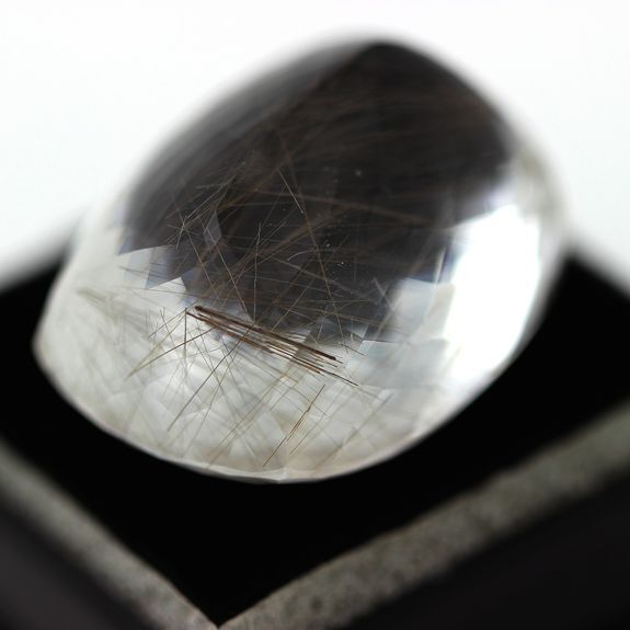 Quartz rutile du Brésil de 77.88 cts VVS pour haute joaillerie