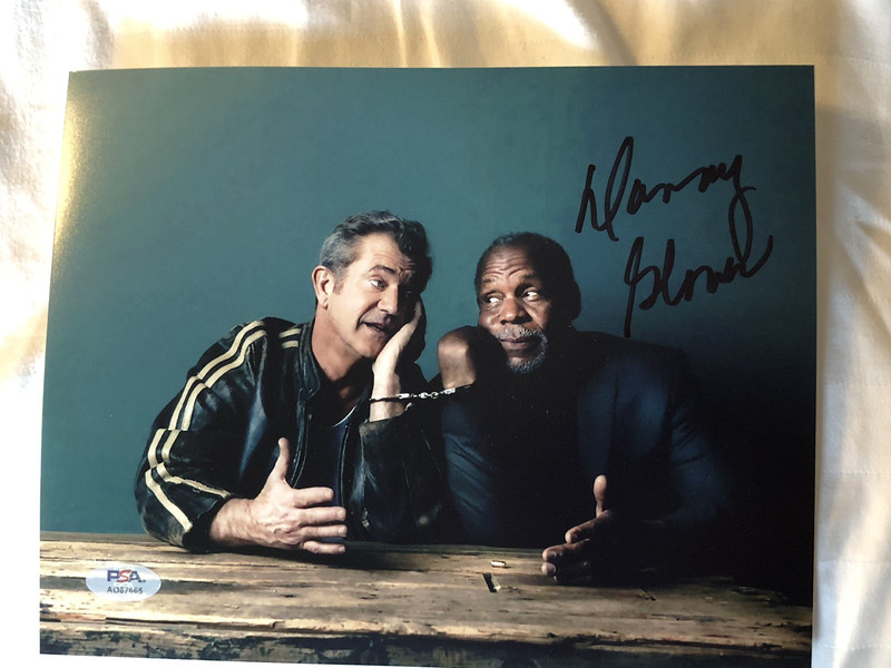 DANNY GLOVER SIGNED 8X10 PHOTO LETHAL WEAPON AKA MURTAGH WITH MEL GIBSON PSA