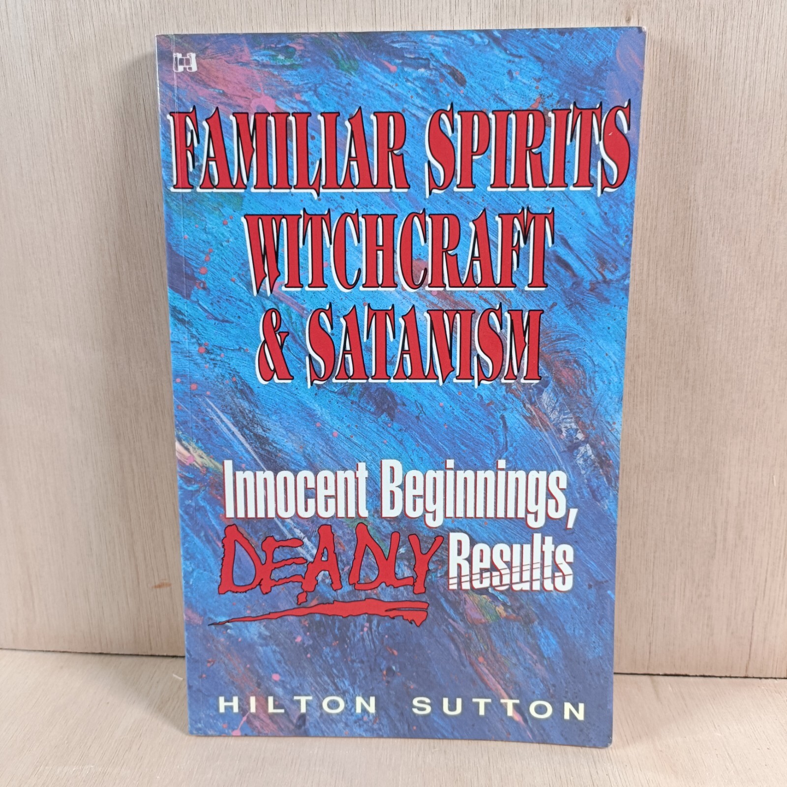 Familiar Spirits Witchcraft & Satanism Hilton Sutton Paperback 1989 #