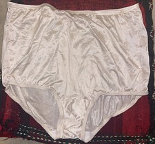 VINTAGE VANITY FAIR HIGH WAIST GRANNY PANTY   SIZE 9/ 2 XL Tan SECOND SKIN