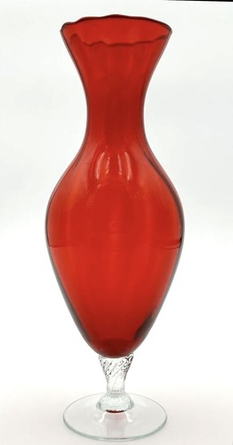 VTG MCM Empoli Italy Art Glass Red Vase w/Twisted Clear Stem & Foot 10” Tall. - Picture 2 of 9