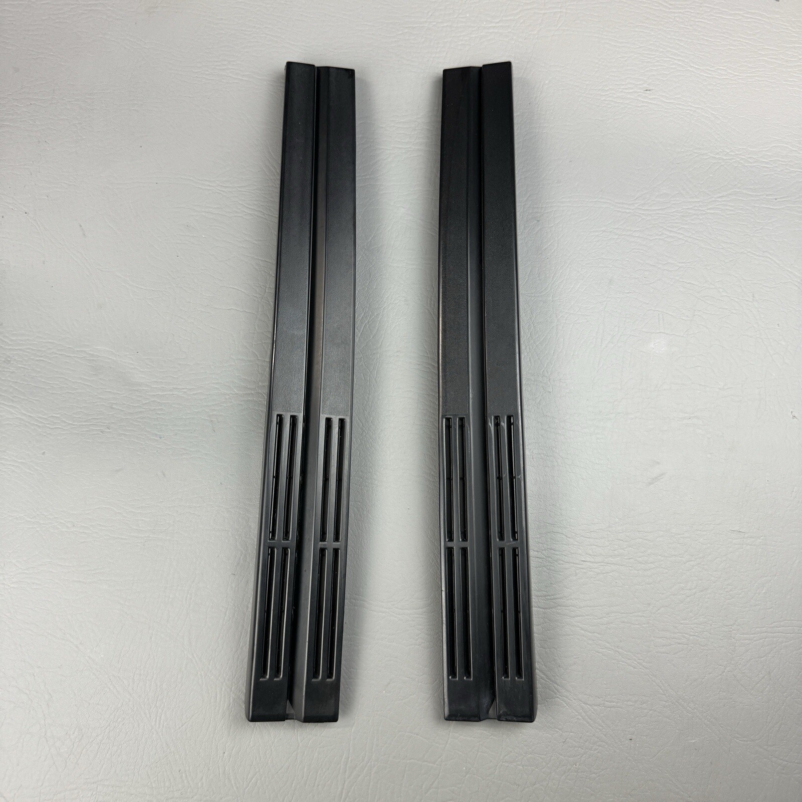 Toyota Pickup Truck Standard CAB Quarter Vent Louver B Pillar Trim 
