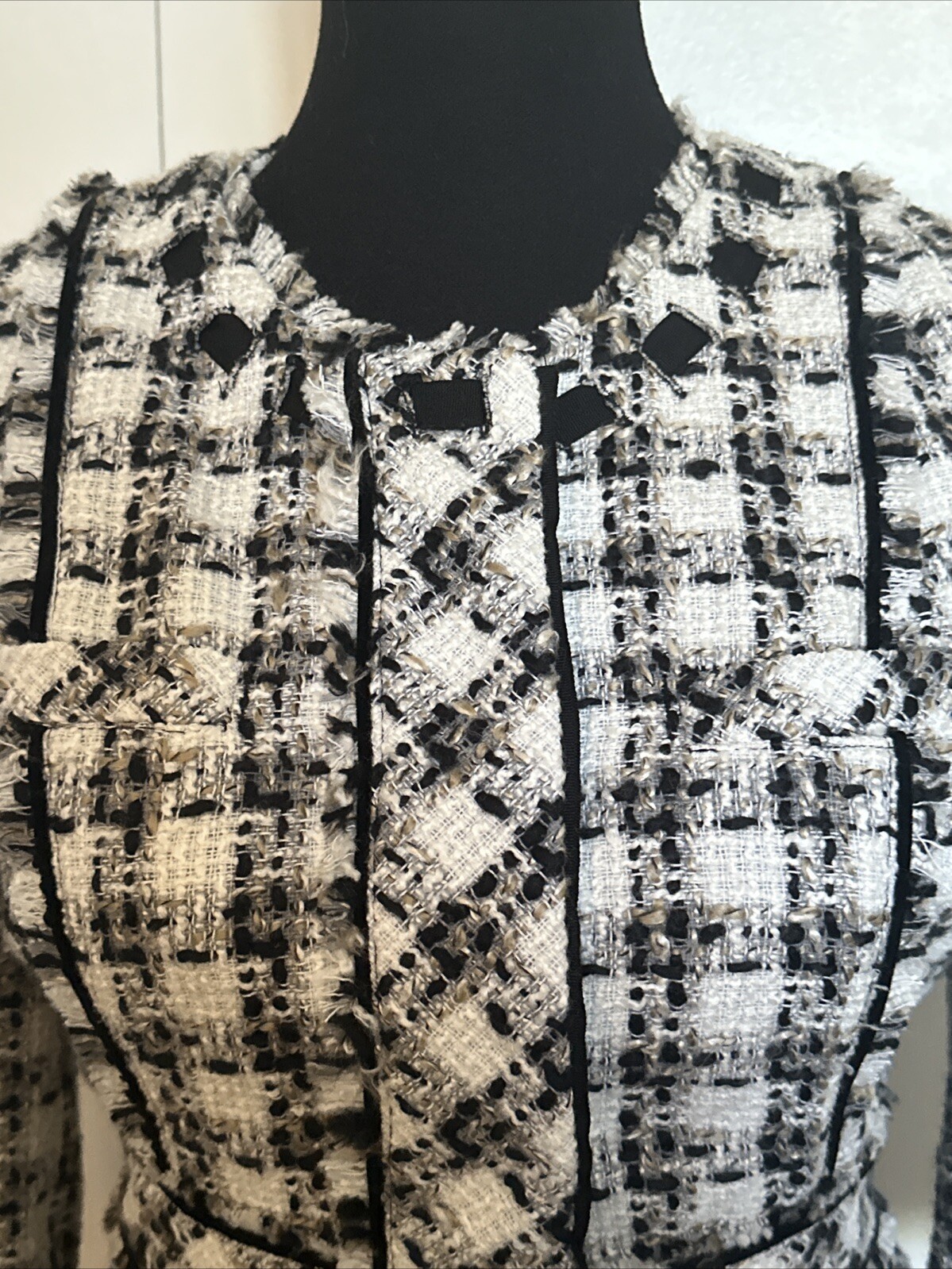 Picture 2 of 8