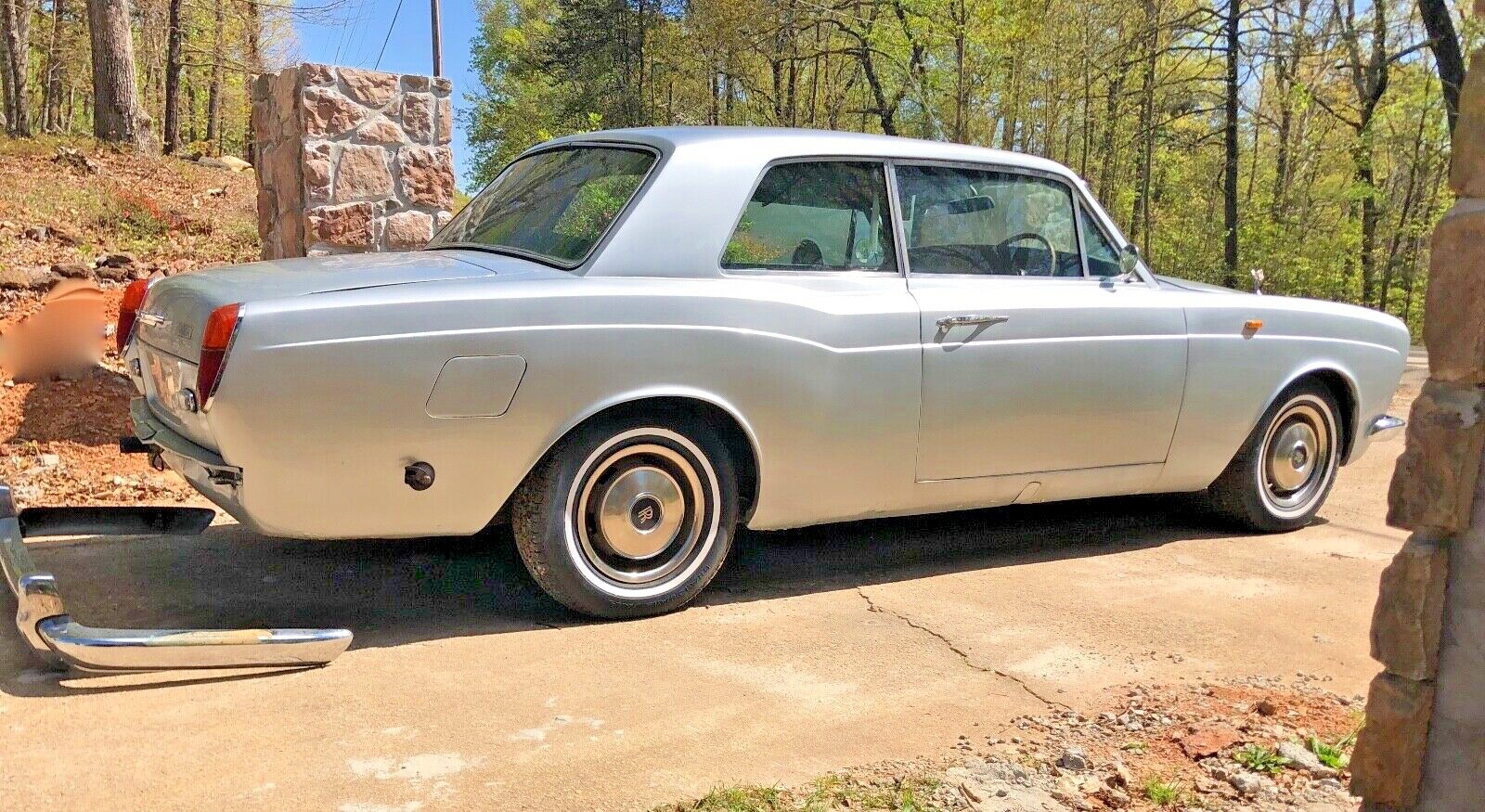 1972 CORNICHE ROLLS ROYCE AIR GRILL, BENTLEY. WE ARE PARTING OUT THE WHOLE CAR !