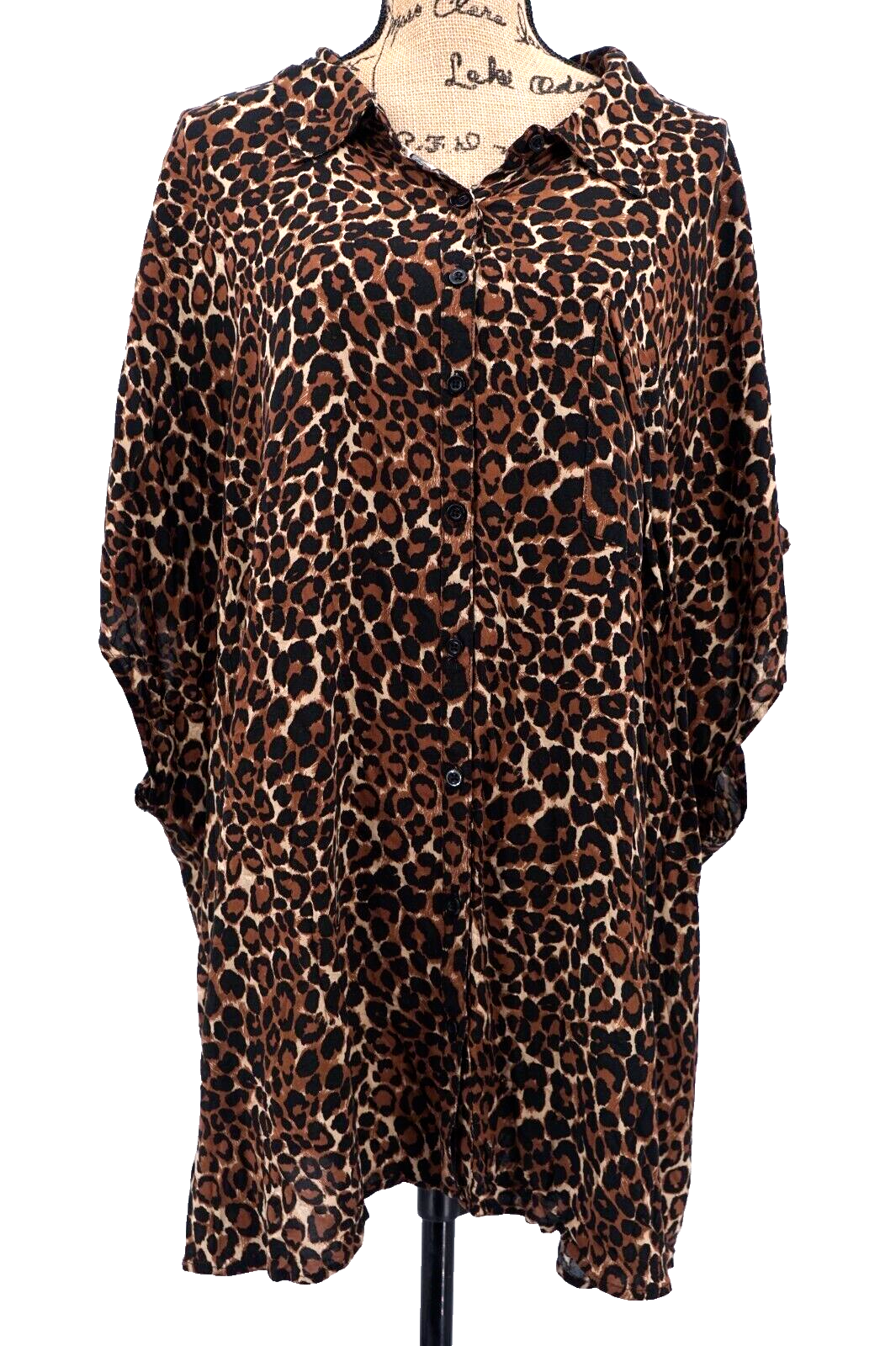 Torrid Top Women Sz 6x Animal Print Button Up Shirt Blouse Relaxed Edgy Boho