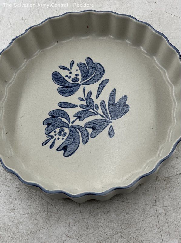 Pfaltzgraff Beige Blue Floral Stoneware Ovenware Pie Plate Dishes Lot Of 2