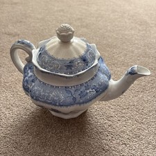Spode’s Camilla Copeland Teapot 