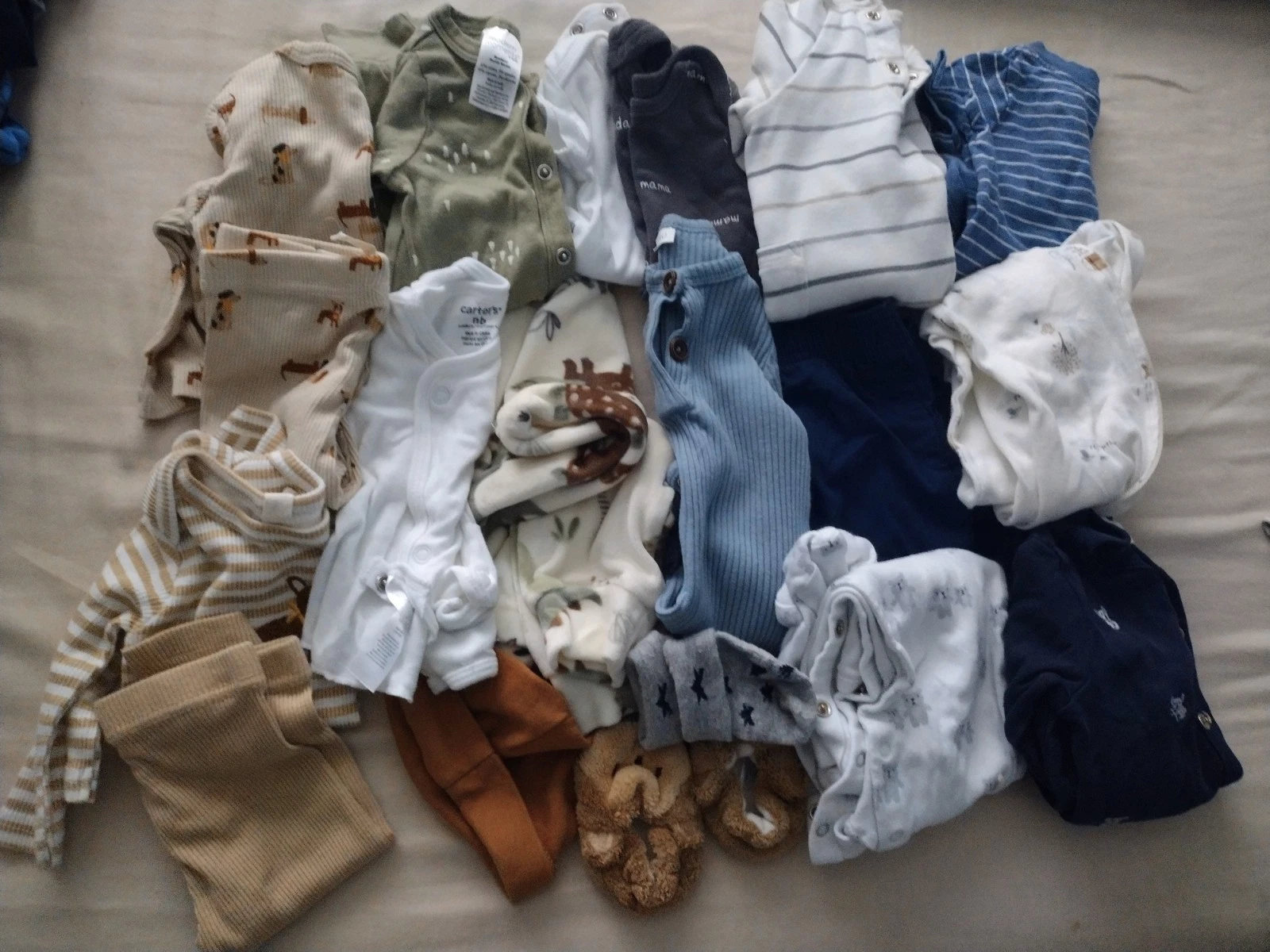 Baby Boy Clothes Nb 0-3 Month Lot 24 Pieces Bodysuit Pants Outfits Pants Shirts
Opens in a new windo