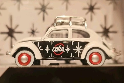 M2 Machines Coke 1960 VW Double Cab Truck & 1953 VW Beetle Deluxe Hauler Chase - Picture 9 of 9